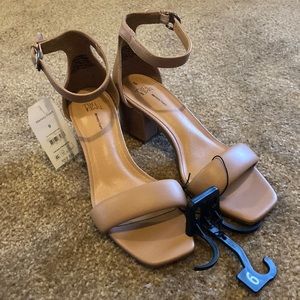 New tan heels